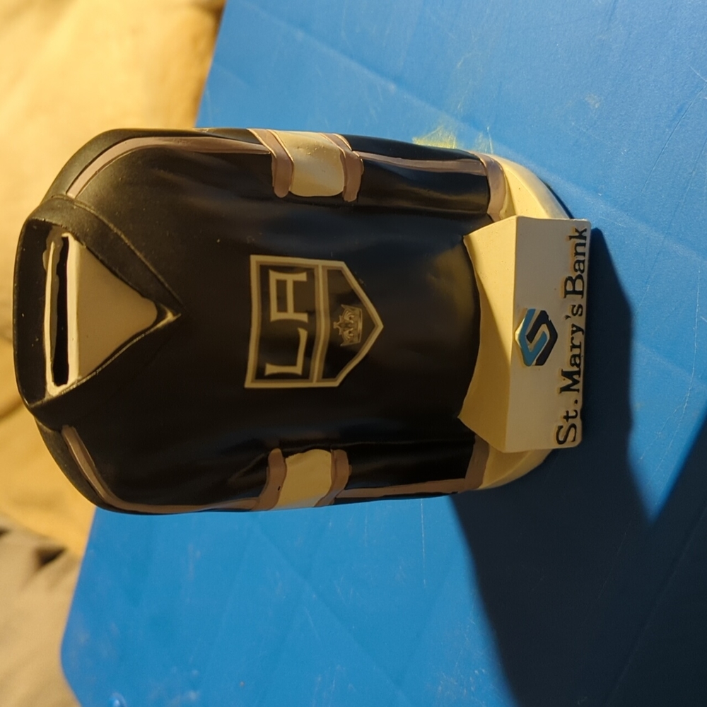 LA Kings promo bank
